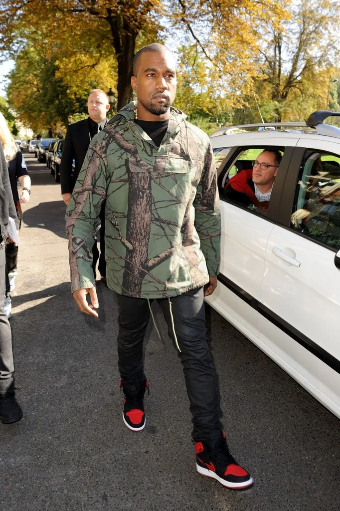 black and red jordan 1 outfit