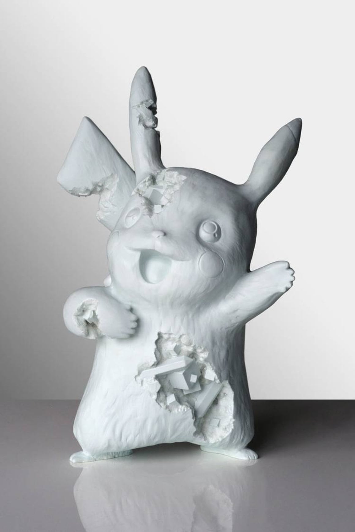 Daniel Arsham está lanzando un Pikachu cristalizado azul