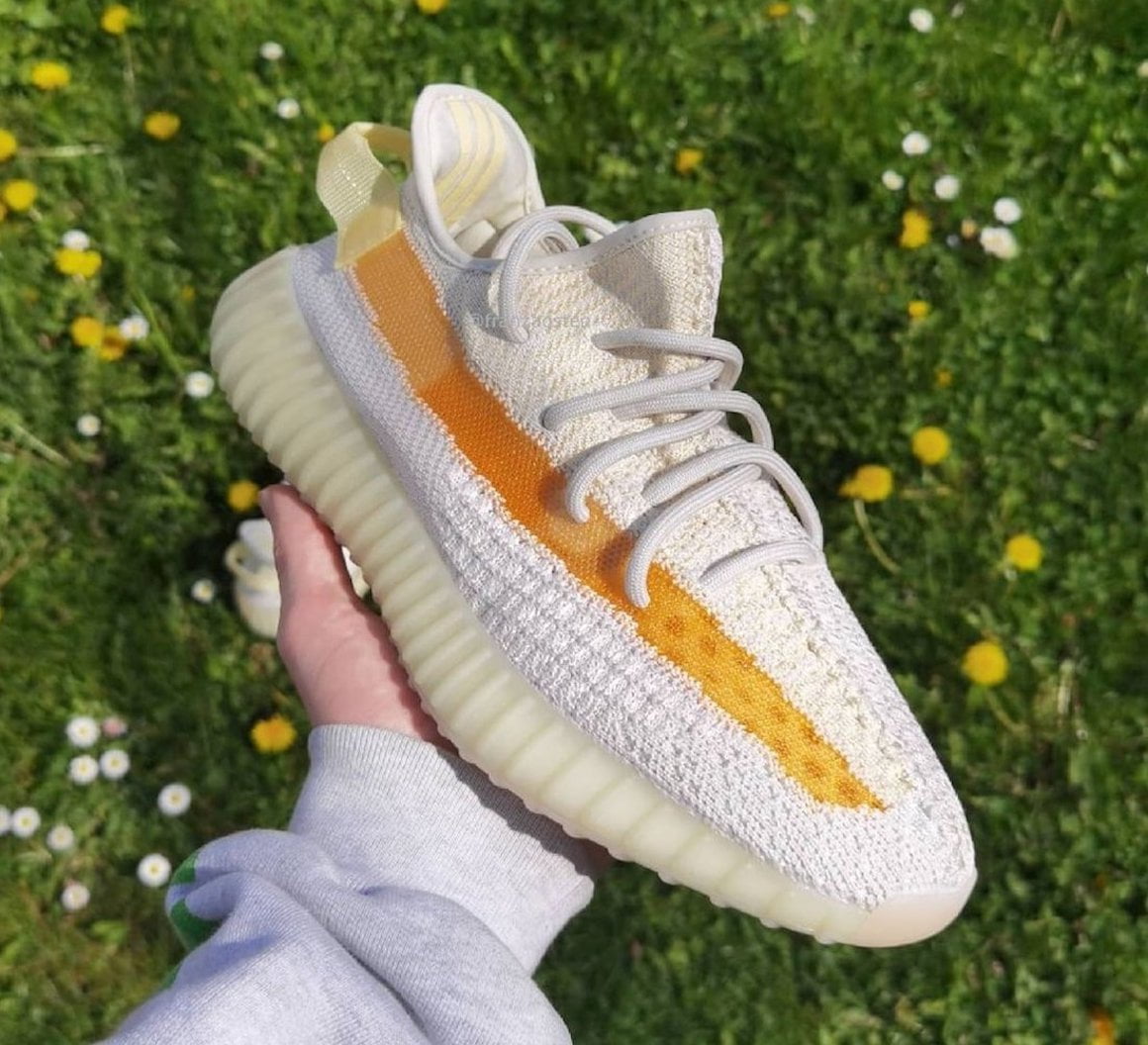 ¿Es el adidas Yeezy Boost 350 V2 "Light" un Must Cop?