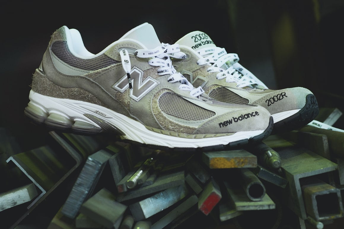 INVINCIBLE y N.HOOLYWOOD Reimagine el nuevo Balance 2002R