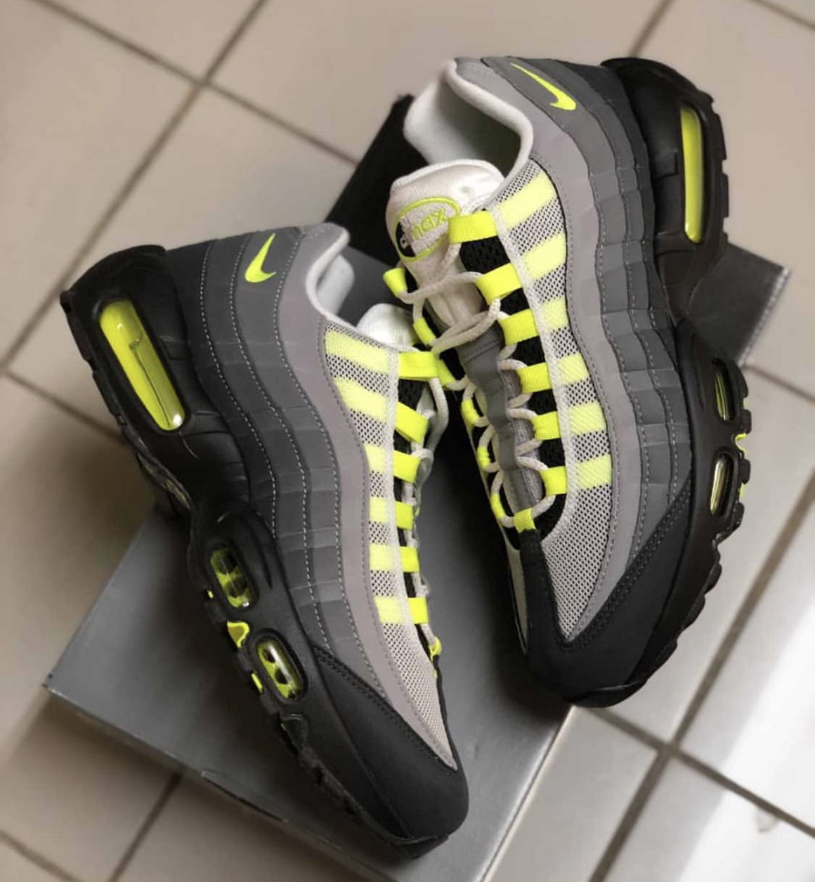 La Nike Air Max 95 "Neon" Retro obtiene nuevas imágenes