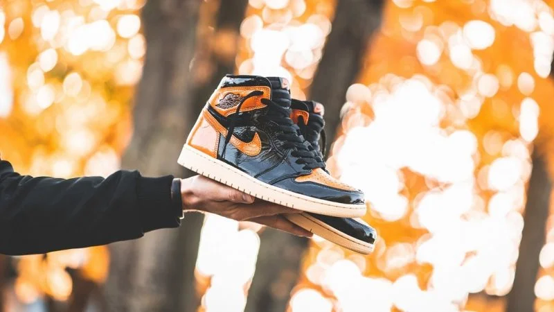 A Complete Guide on How to Spot a Fake Air Jordan 1 Shattered