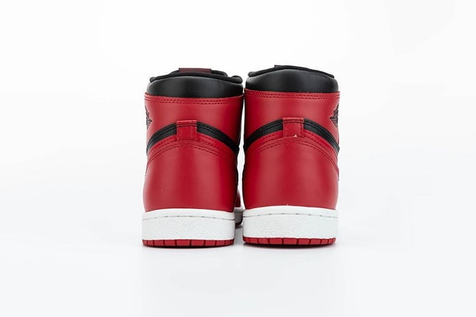 Air Jordan 1 High OG Varisty Red Heel