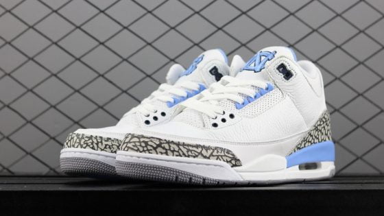 Air jordan 3 UNC Feature