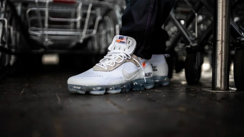 Vapormax white hot sale off white