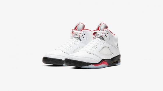 Air Jordan 5 Fuego Rojo Característica