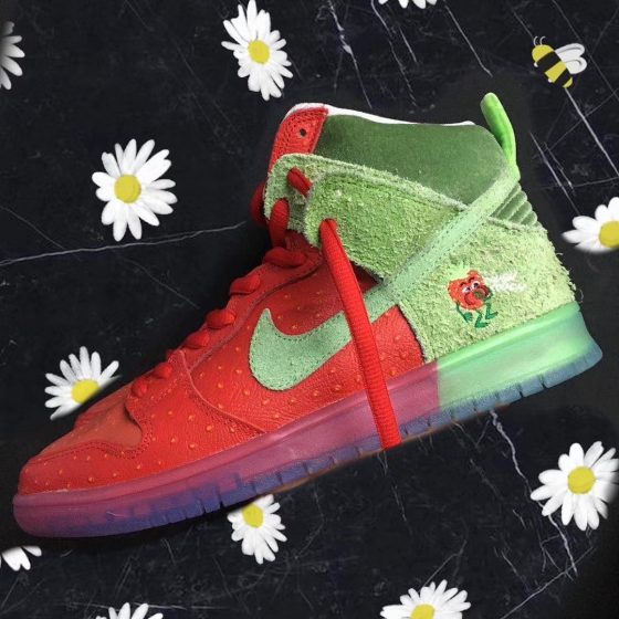 Nike SB Dunk Strawberry Cough