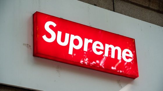 Supreme Logo