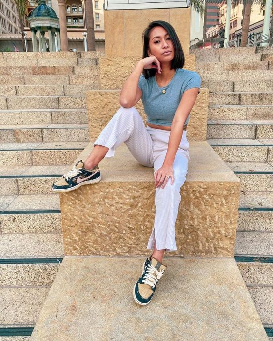 women wearing dunks