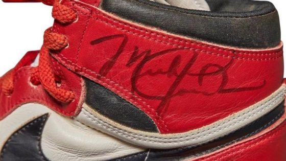 Air Jordan 1 Chicago Game Worn Autographed by Michael Jordan Sold for 560000 Feature-min