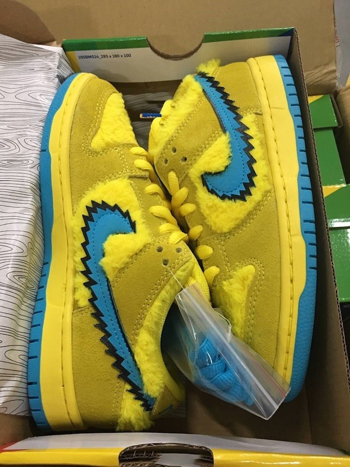 grateful dead x nike sb dunk low yellow