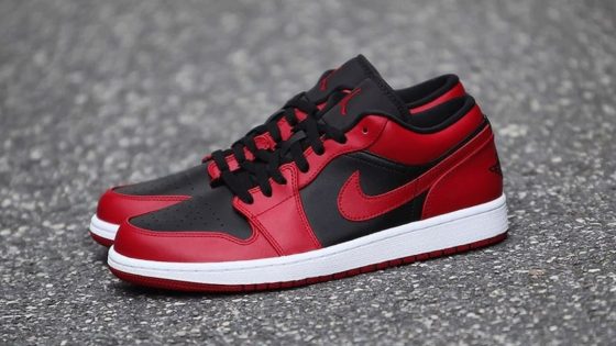 Air Jordan 1 Low Varsity Red Feature (1)-min