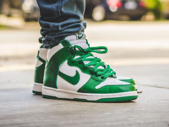 Nike Dunk High SP Pine Green On Foot
