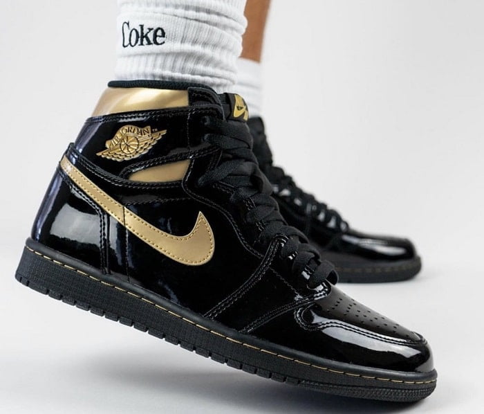 Here S An On Foot Look At The Air Jordan 1 High Og Black Metallic Gold Klekt Blog