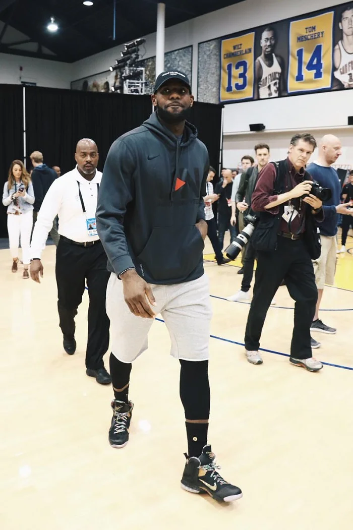 lebron james watch the throne shoes