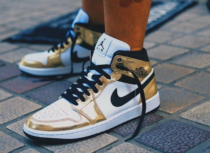 air jordan 1 mid navy and gold