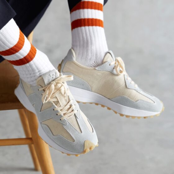 New Balance 327 Undyed Feature-min