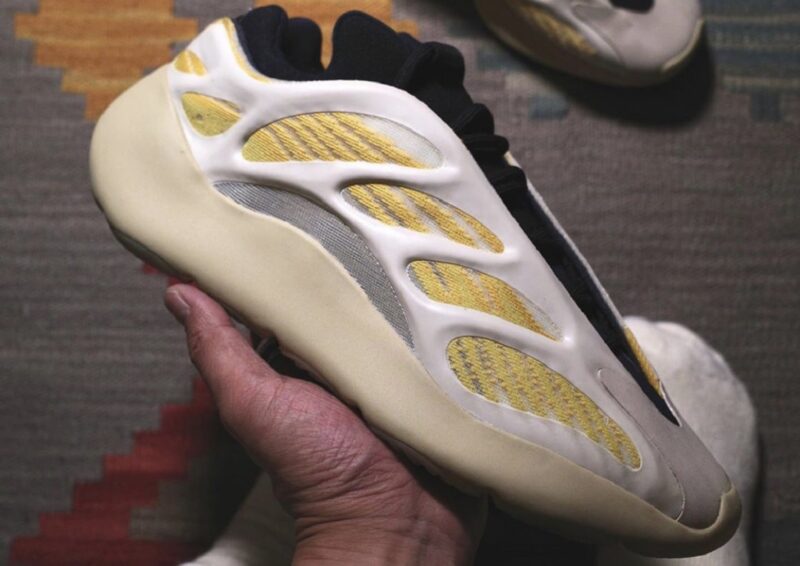 adidas Yeezy 700 V3 Srphym Feature-min