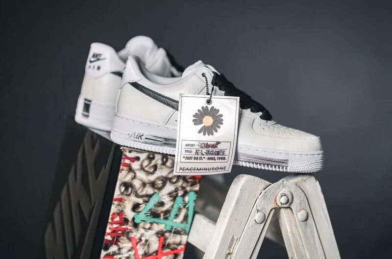 PEACEMINUSONE x Nike Air Force 1