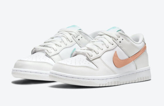 Nike Dunk Low GS Mismatched Swoosh Feature