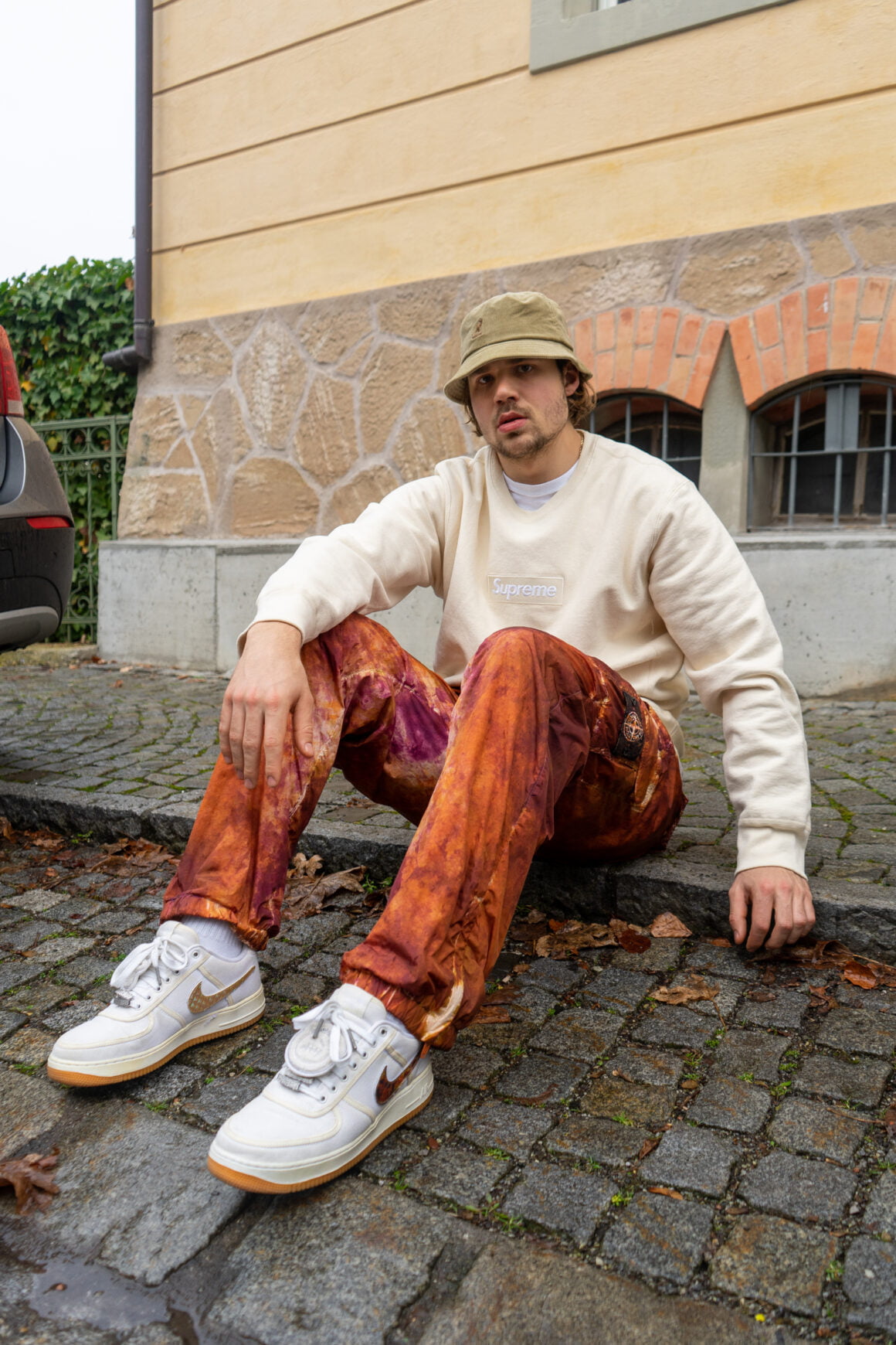 Supreme Bogo Sweatshirt izomm