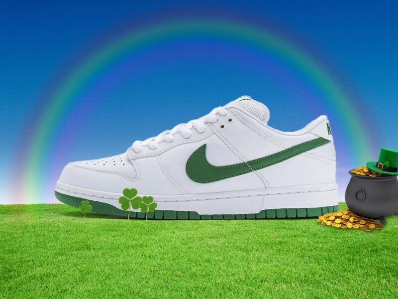 dunk low purple pulse on feet