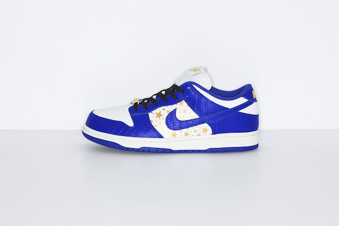 Supreme x Nike SB Dunk Low Stars 5 minutos