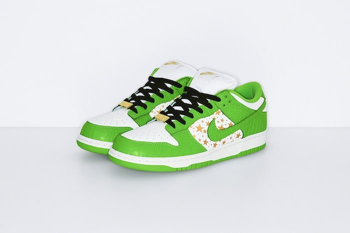 Supreme x Nike SB Dunk Low Stars 8 minutos