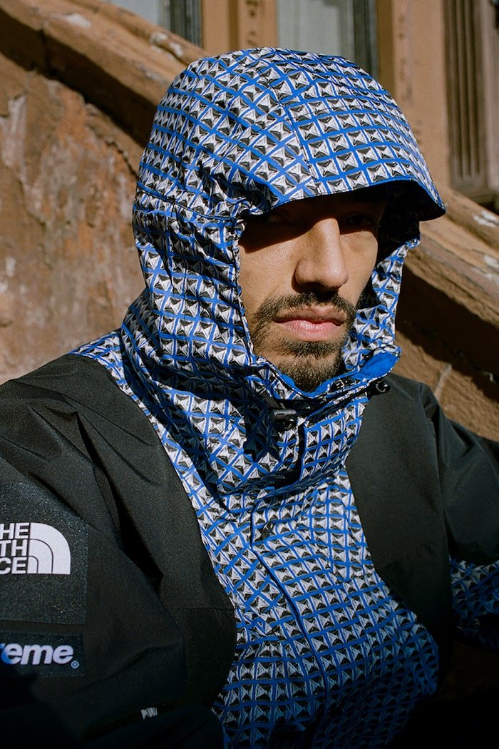 Supreme x The North Face Studs SS21 2 minutos