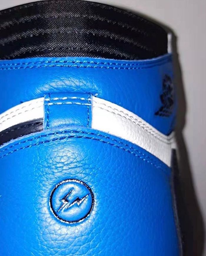 Travis Scott x fragmento de diseño x Air Jordan 1 5