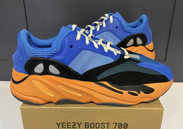 yeezy boost 700 azul